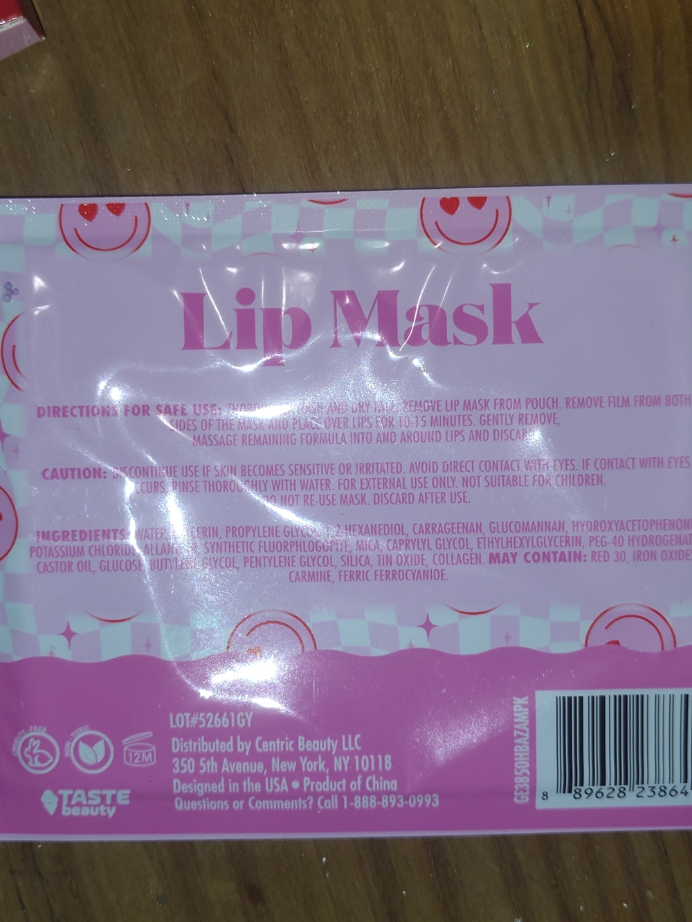Hello Kitty Sweethearts Lip Balm & Hydrating Masks - Pink/Red - Picture 9 of 9